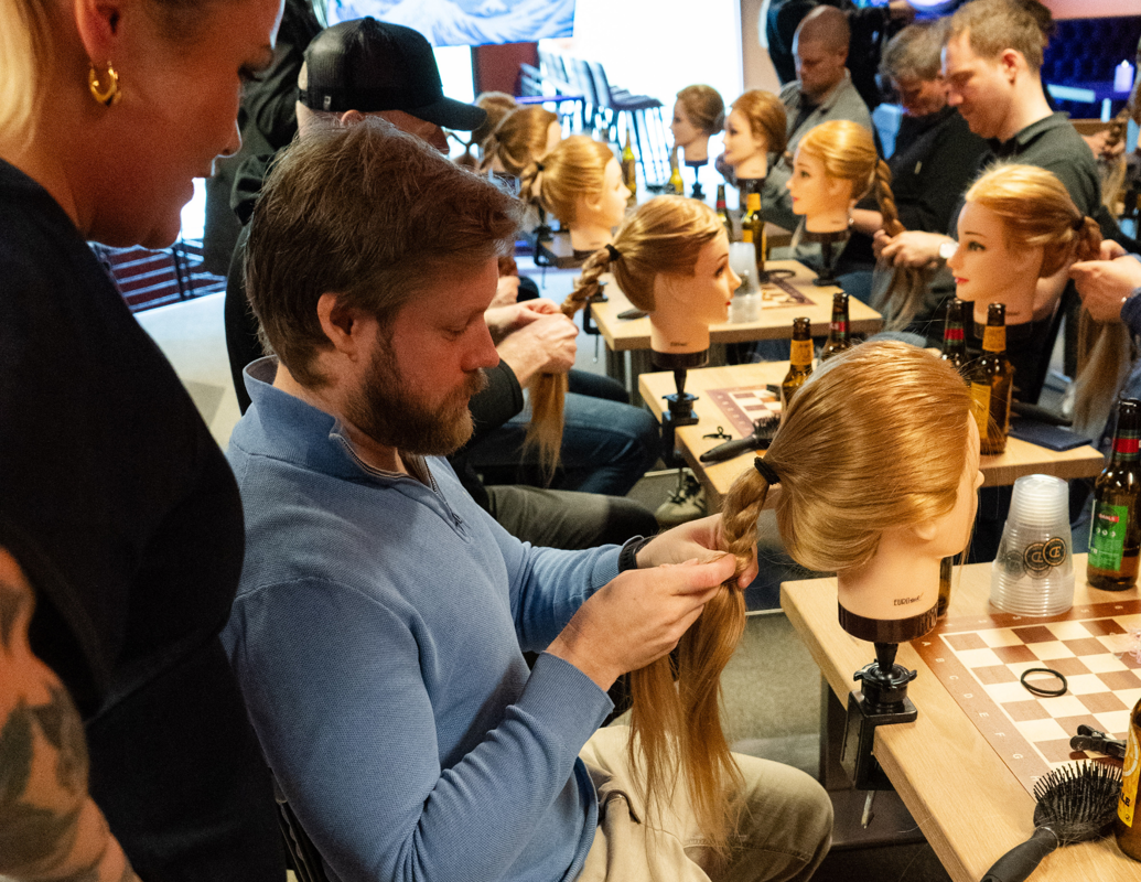 Lær å flette hår – med øl og bakst på menyen!