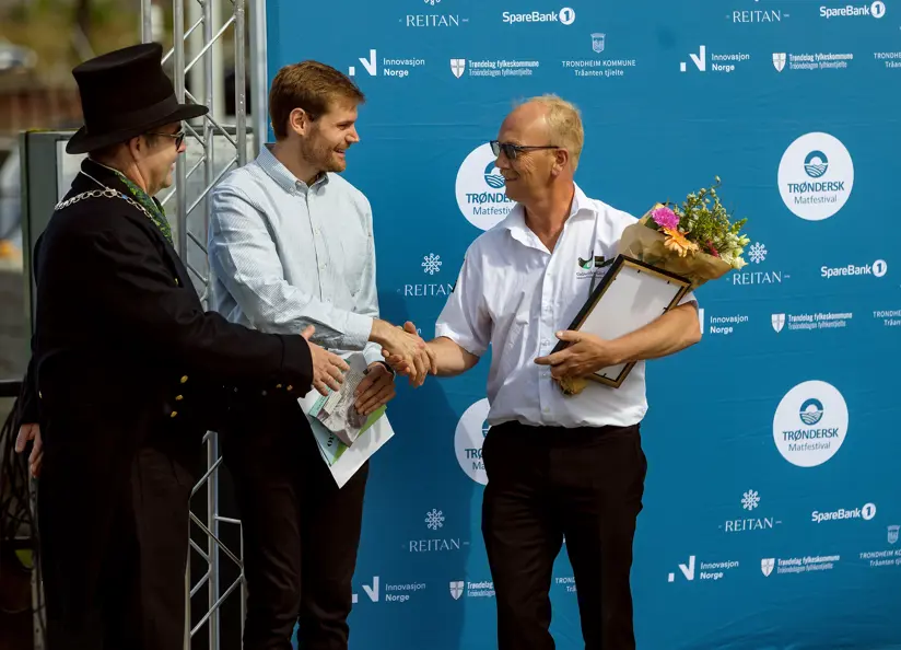 54691307608 E79e547c7a K